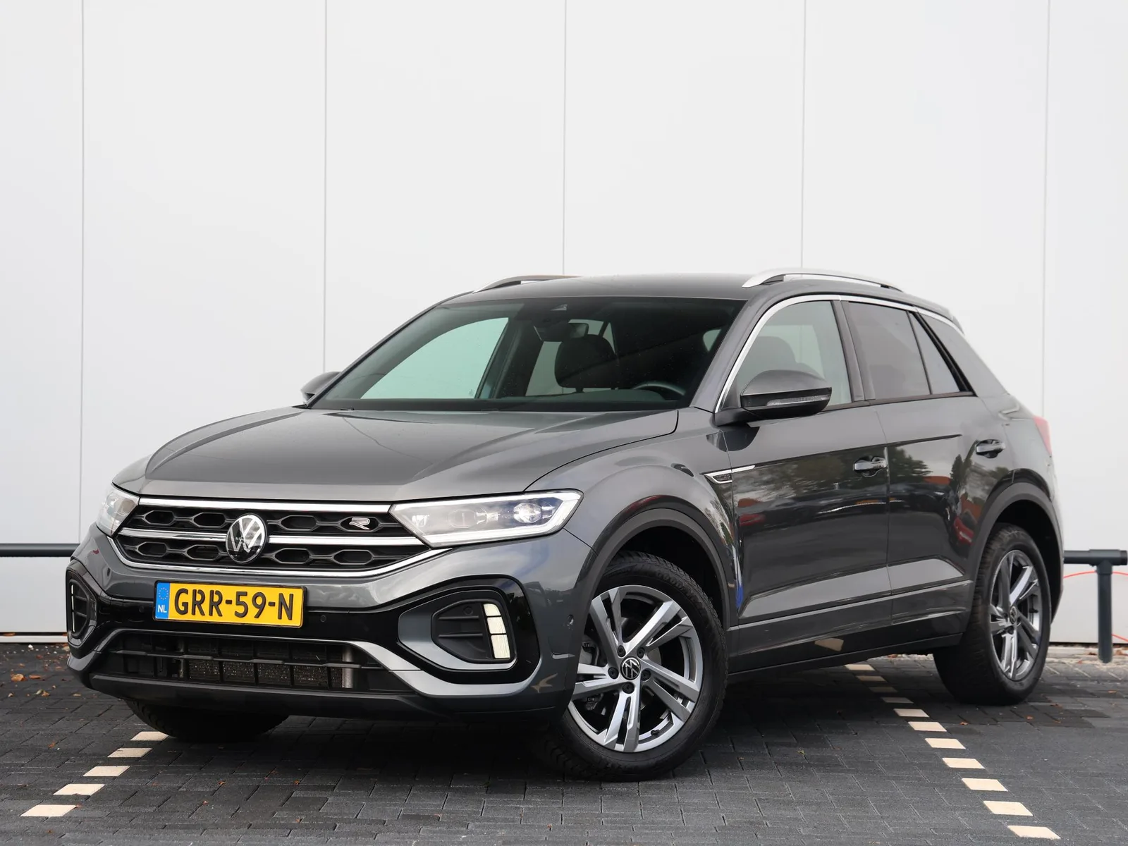Volkswagen T-Roc (2024) — foto 1