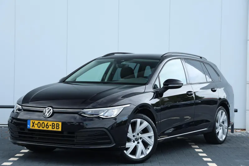 Volkswagen Golf (2023)