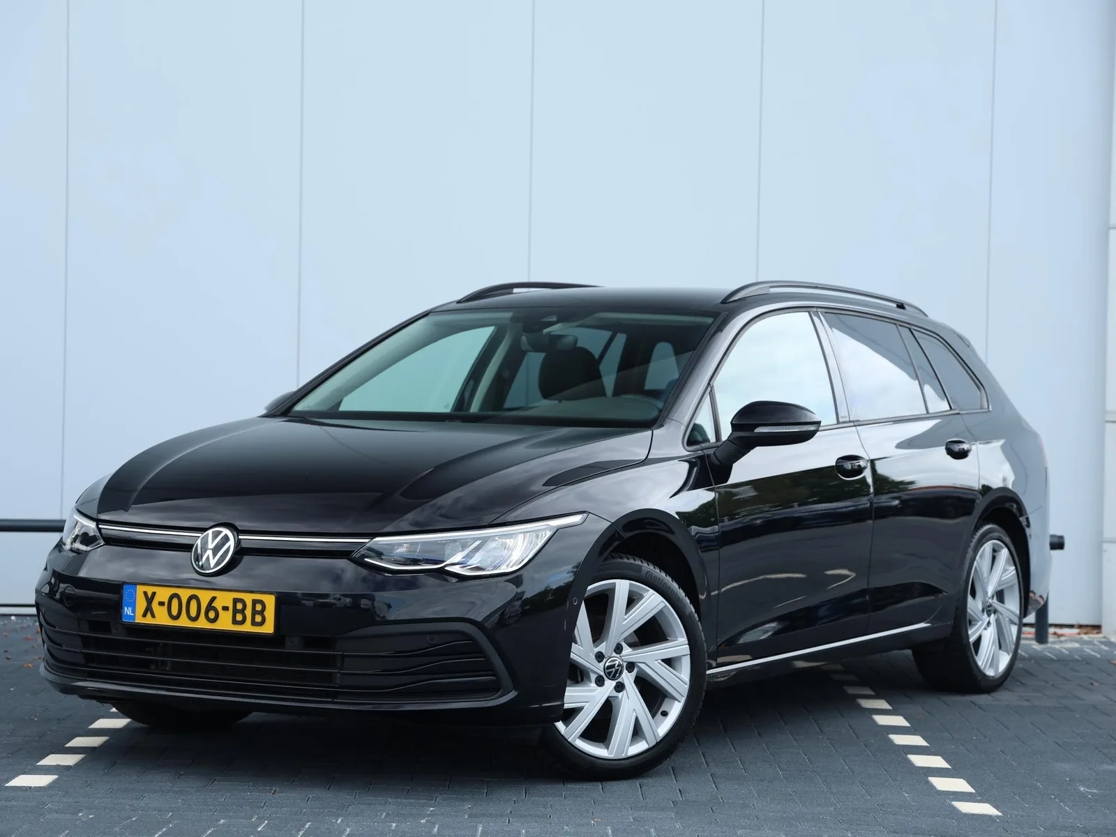 Volkswagen Golf (2023) — foto 1