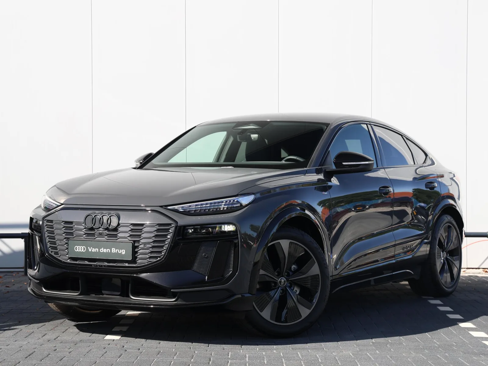 Audi Q6 e-tron Sportback (2025) — foto 1