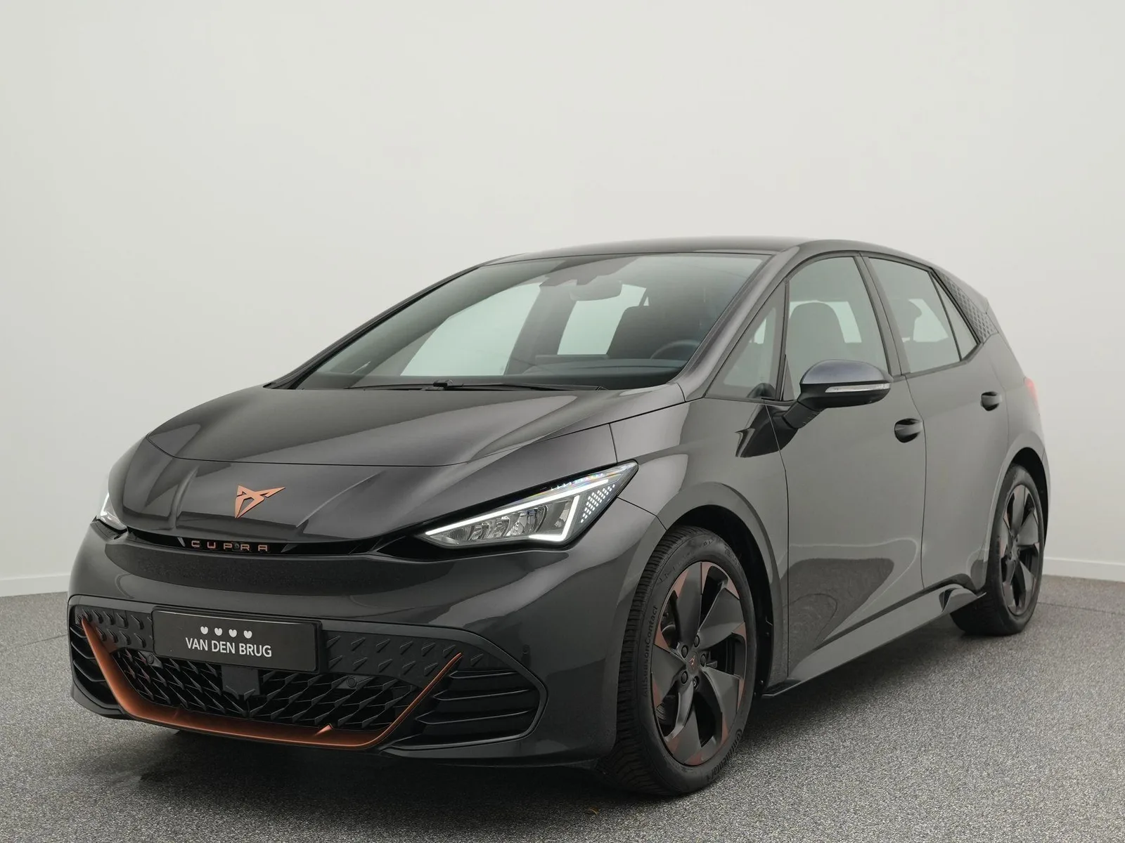 CUPRA Born (2024) — foto 1