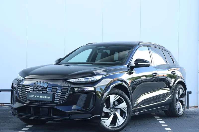 Audi Q6 e-tron (2025)