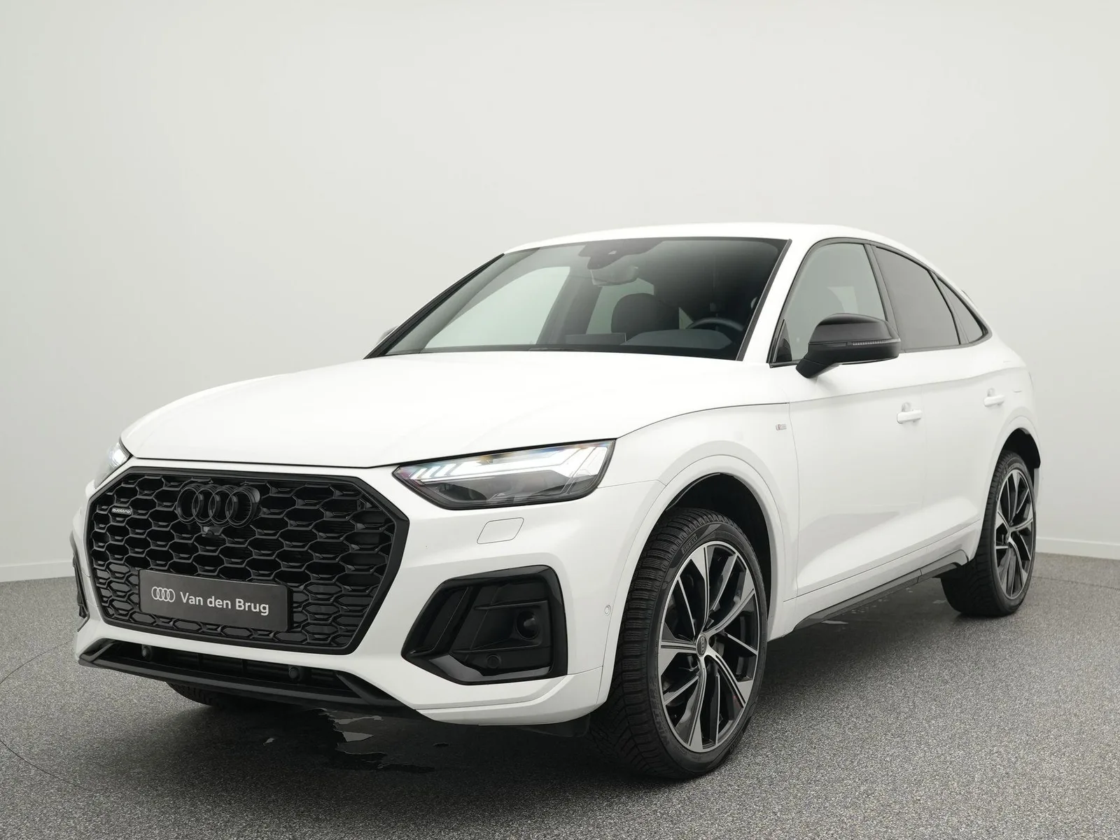 Audi Q5 Sportback (2025) — foto 1