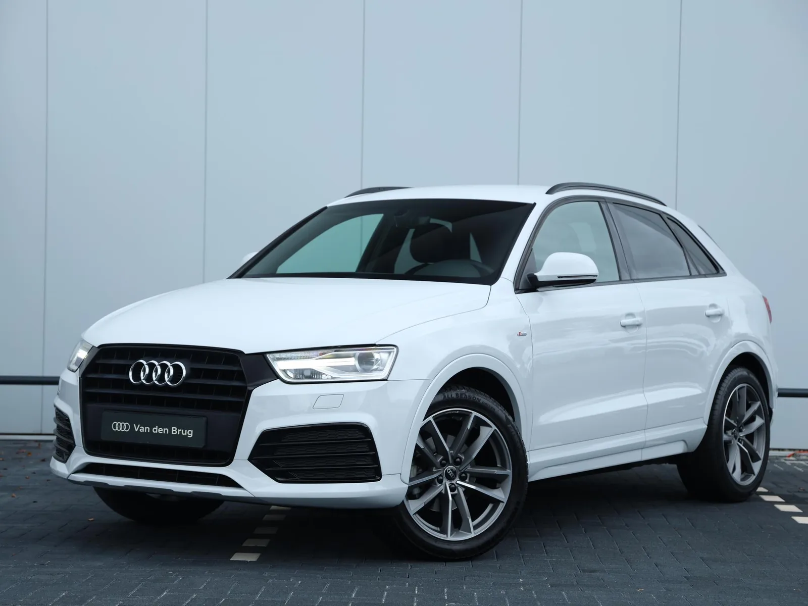 Audi Q3 (2017) — foto 1
