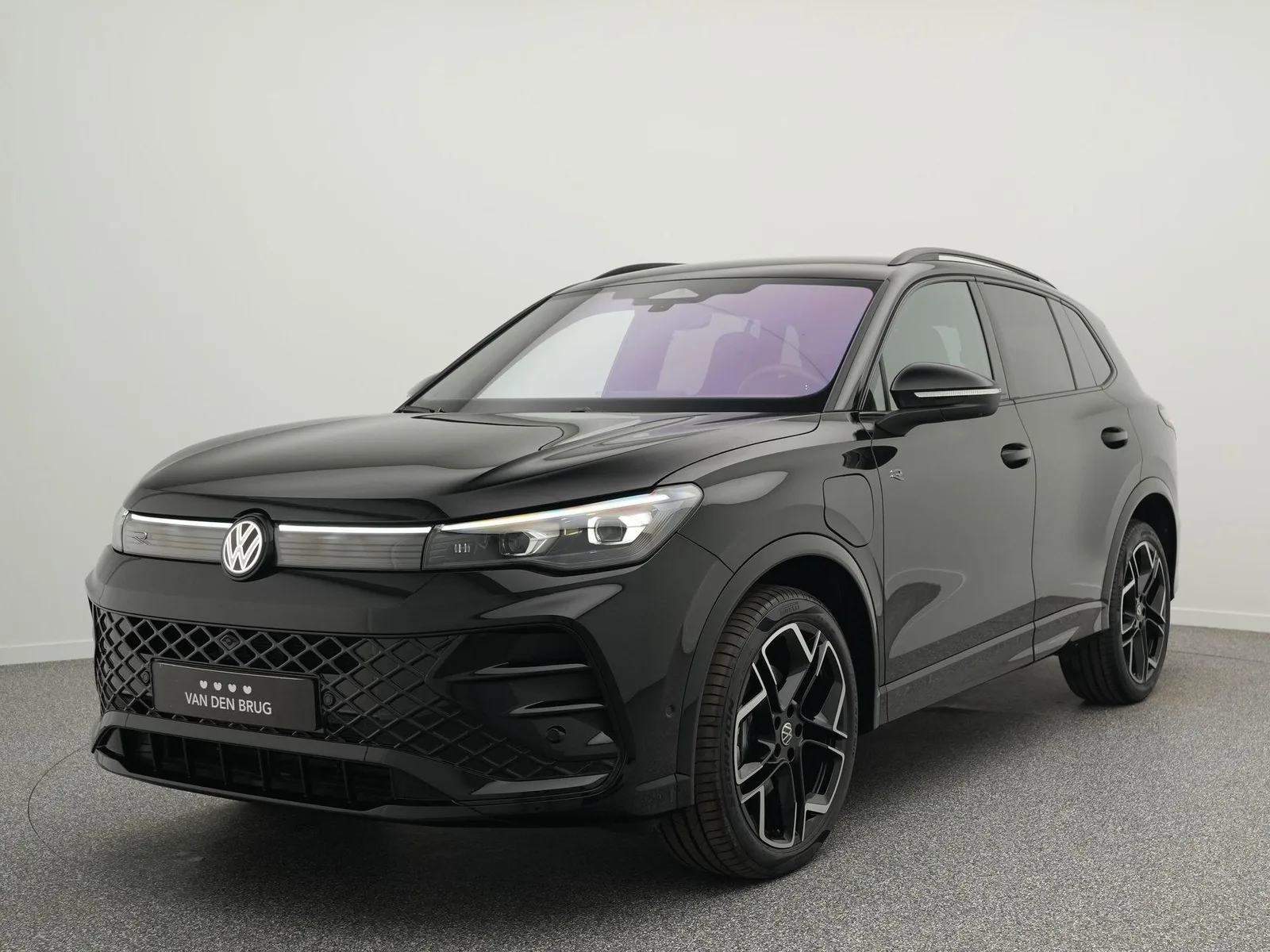 Volkswagen Tiguan (2025) — foto 1