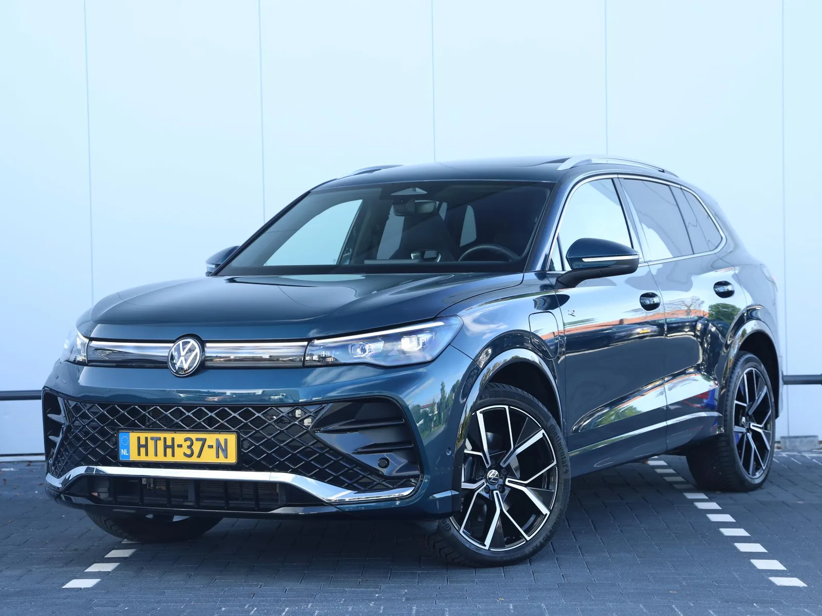 Volkswagen Tiguan (2025) — foto 1