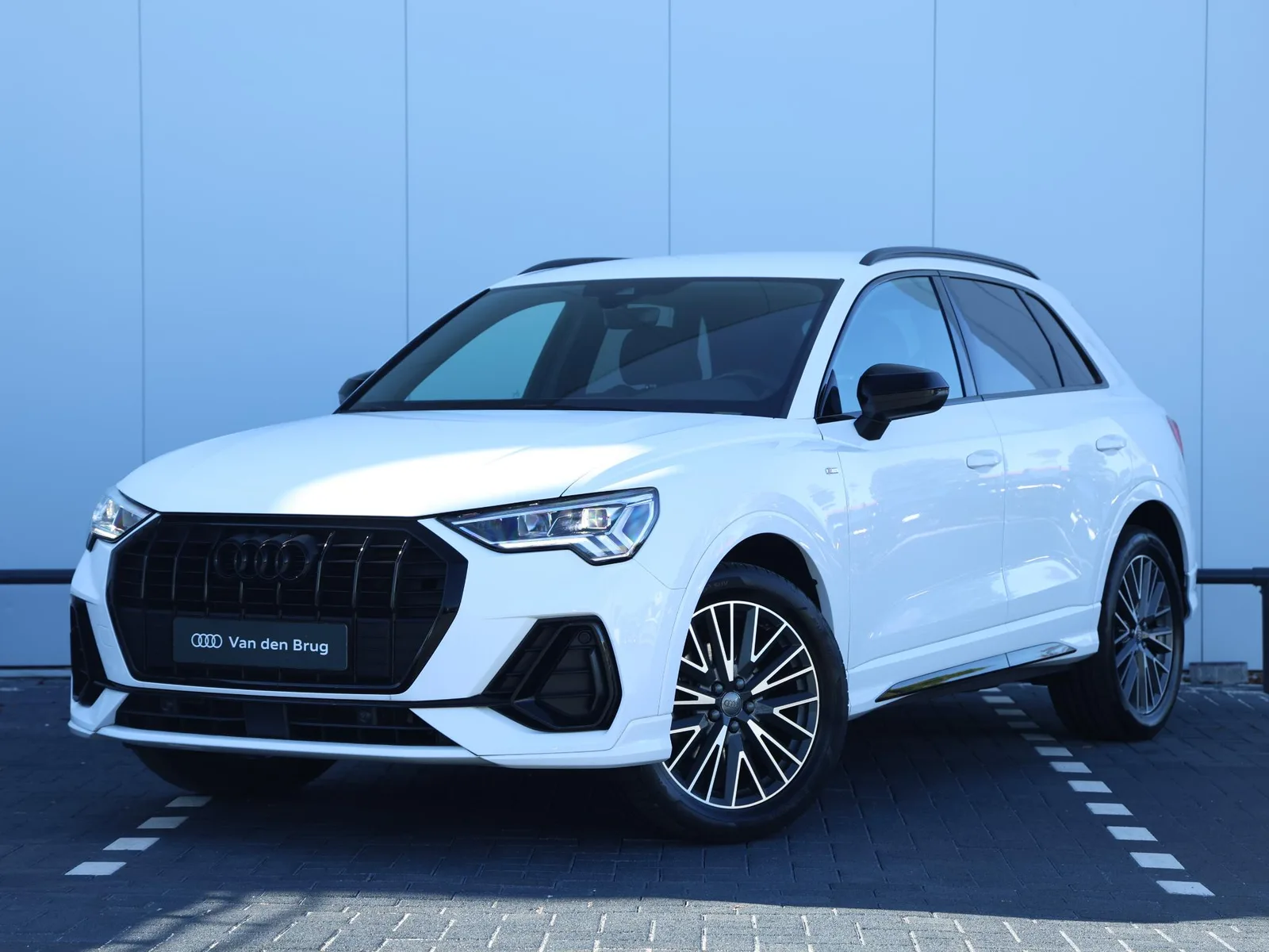 Audi Q3 (2020) — foto 1
