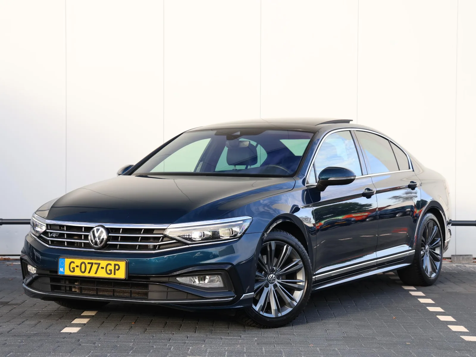 Volkswagen Passat (2019) — foto 1