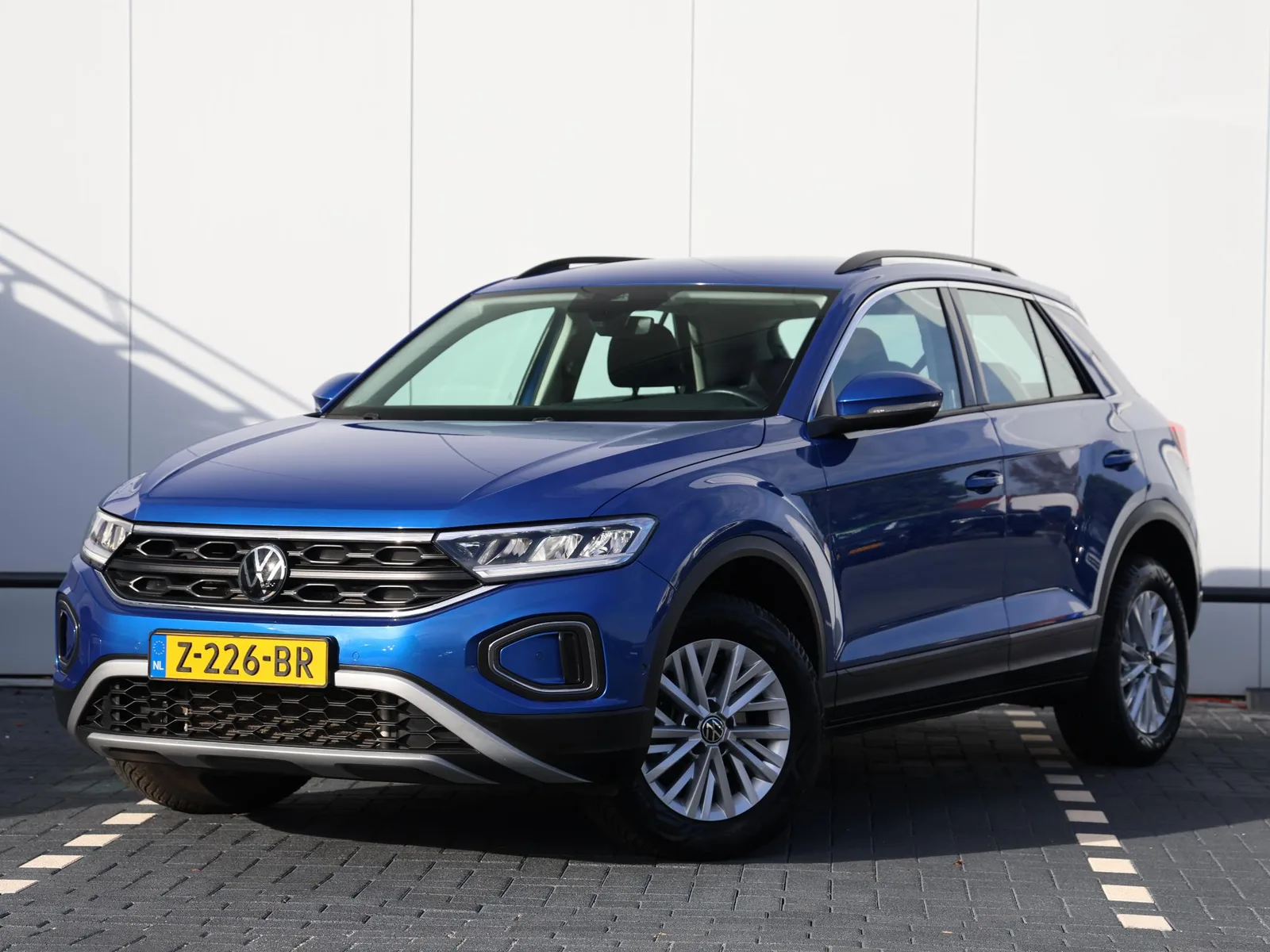 Volkswagen T-Roc (2023) — foto 1