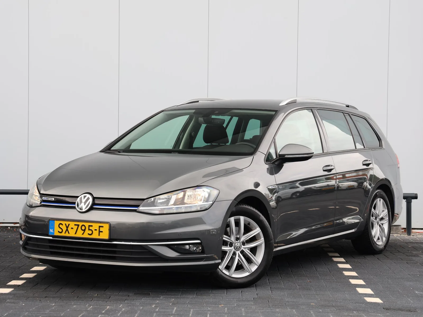 Volkswagen Golf (2018) — foto 1