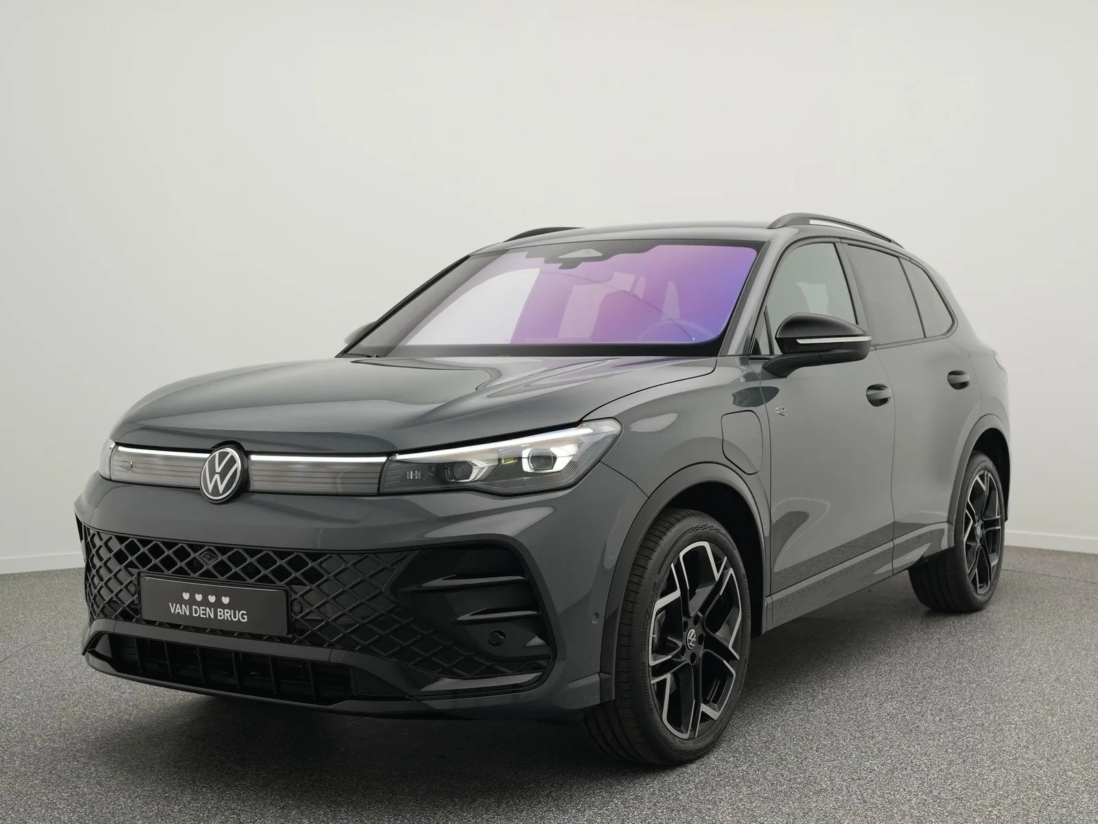 Volkswagen Tiguan (2025) — foto 1