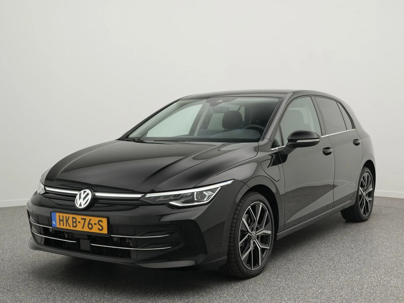 Volkswagen Golf (2025) — foto 1