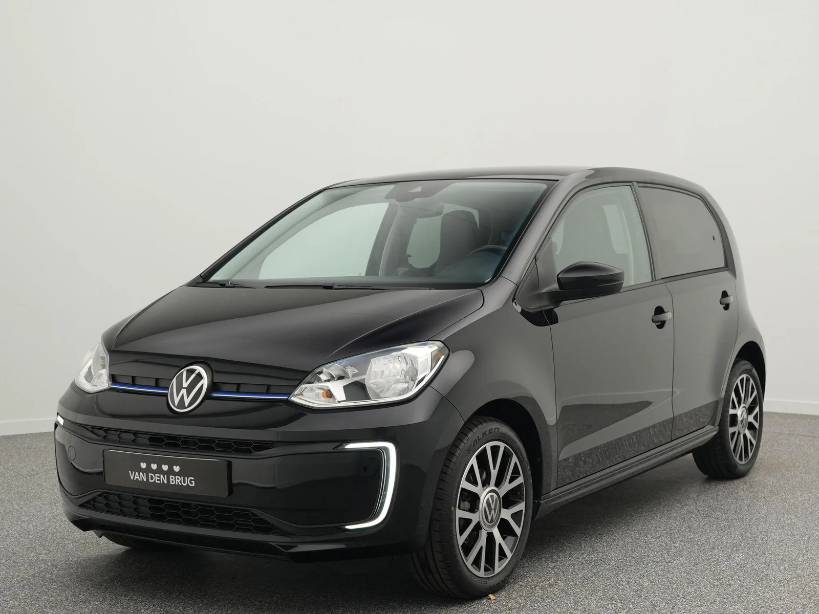 Volkswagen E-up! (2022) — foto 1