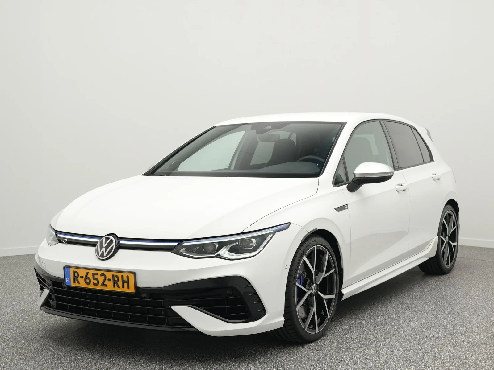Volkswagen Golf (2021) — foto 1