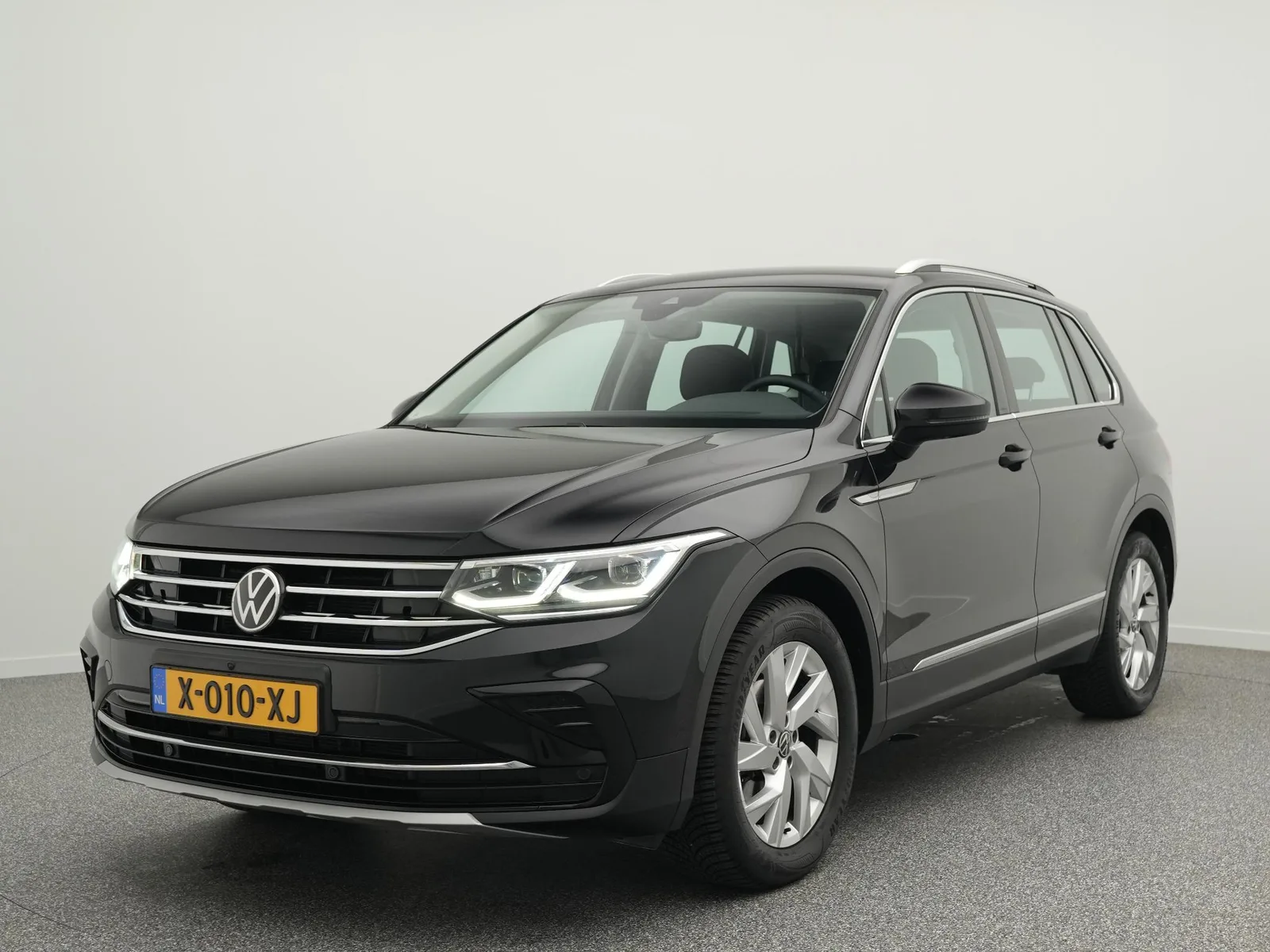 Volkswagen Tiguan (2020) — foto 1