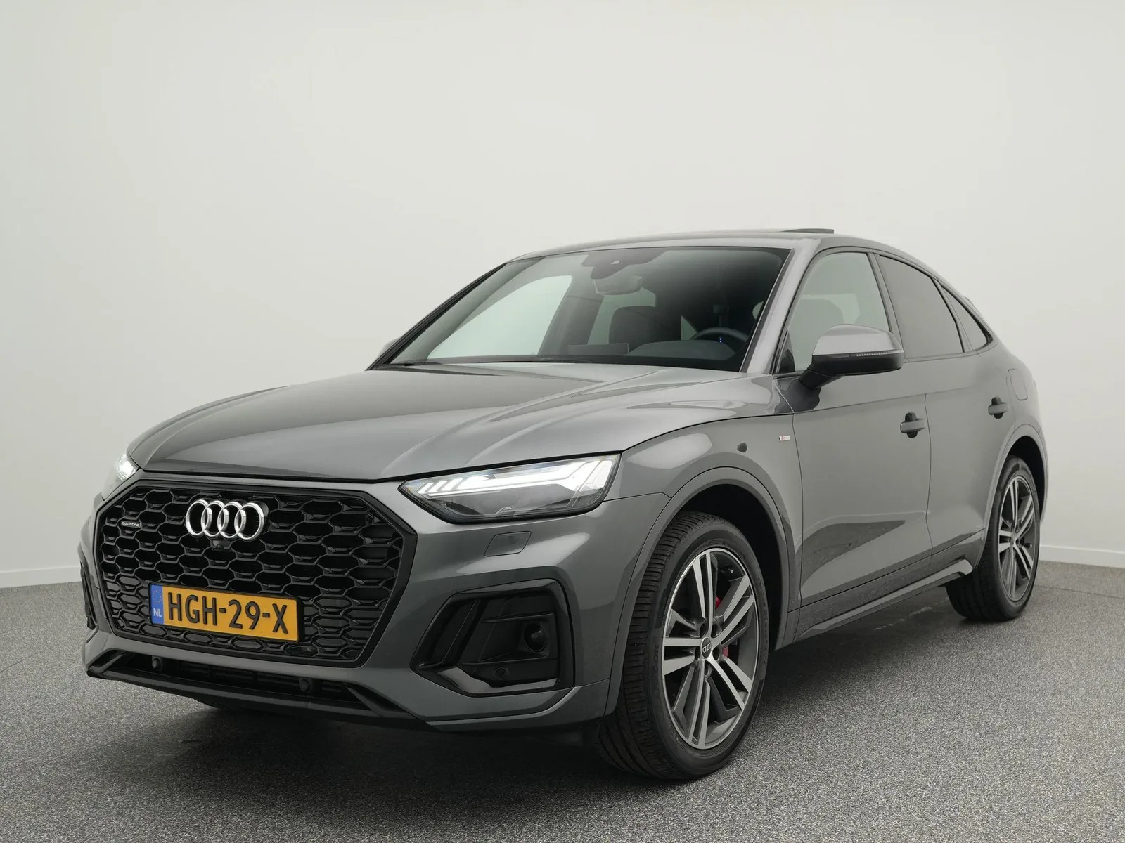 Audi Q5 Sportback (2021) — foto 1