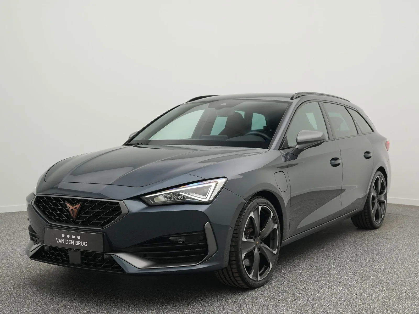 CUPRA Leon Sportstourer (2024) — foto 1