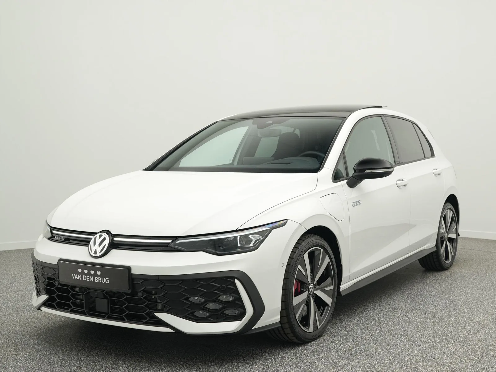 Volkswagen Golf (2025) — foto 1