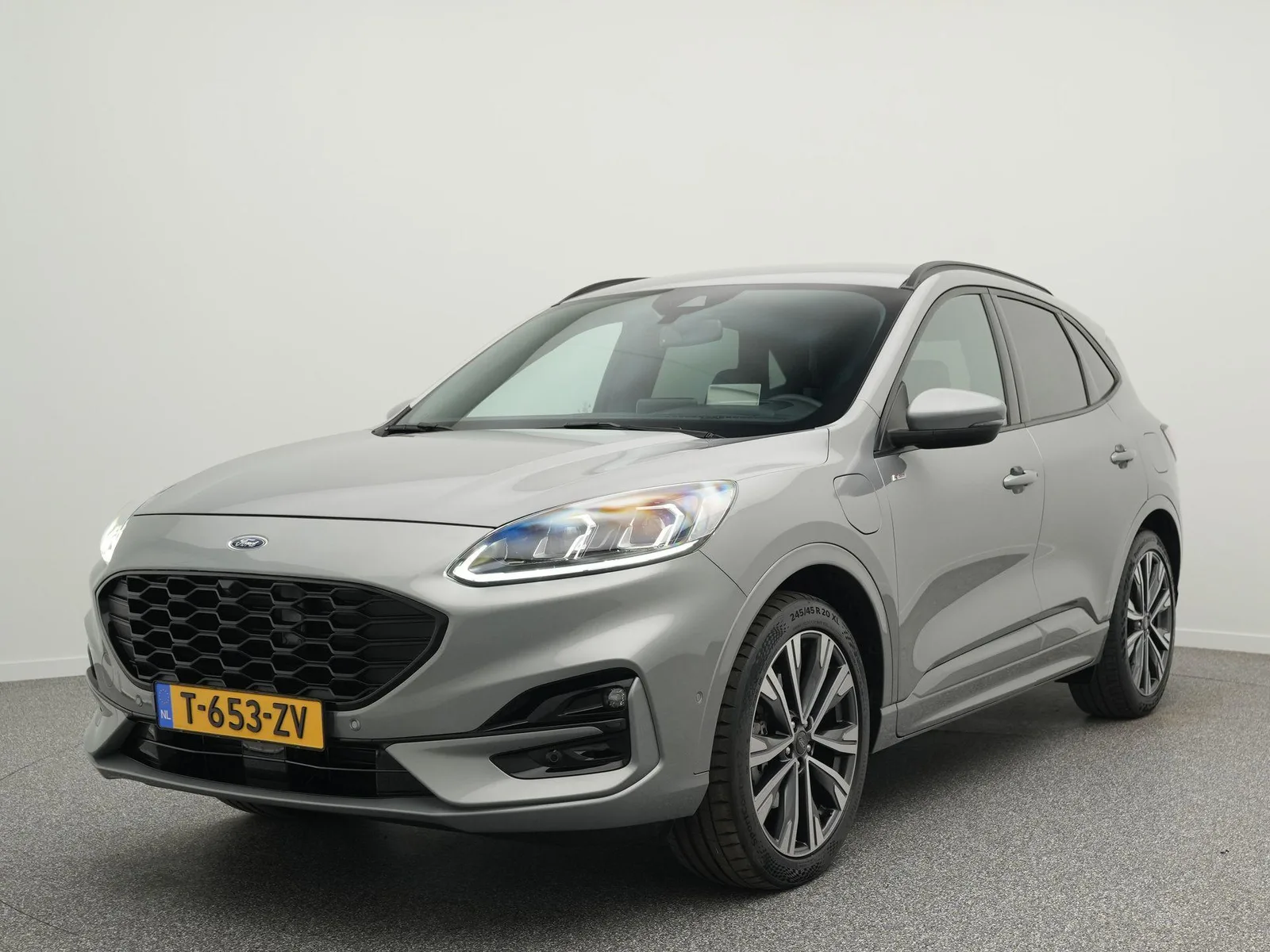 Ford Kuga (2021) — foto 1