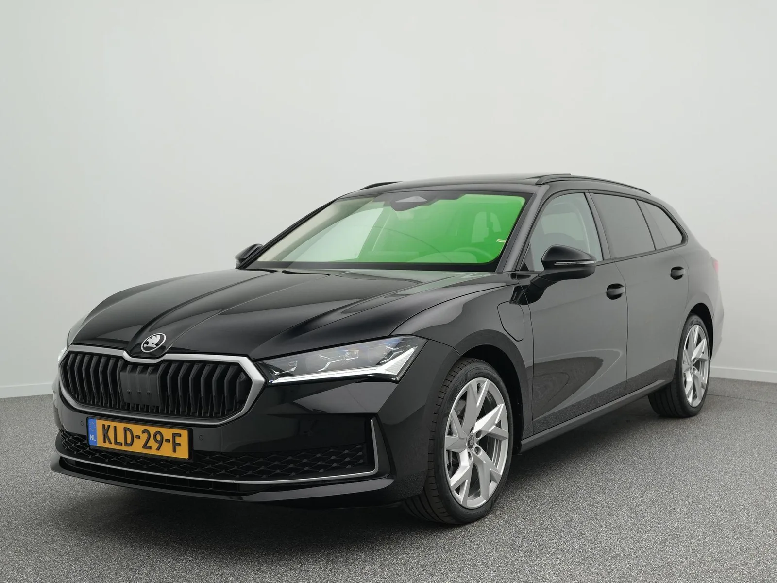 Škoda Superb (2025) — foto 1