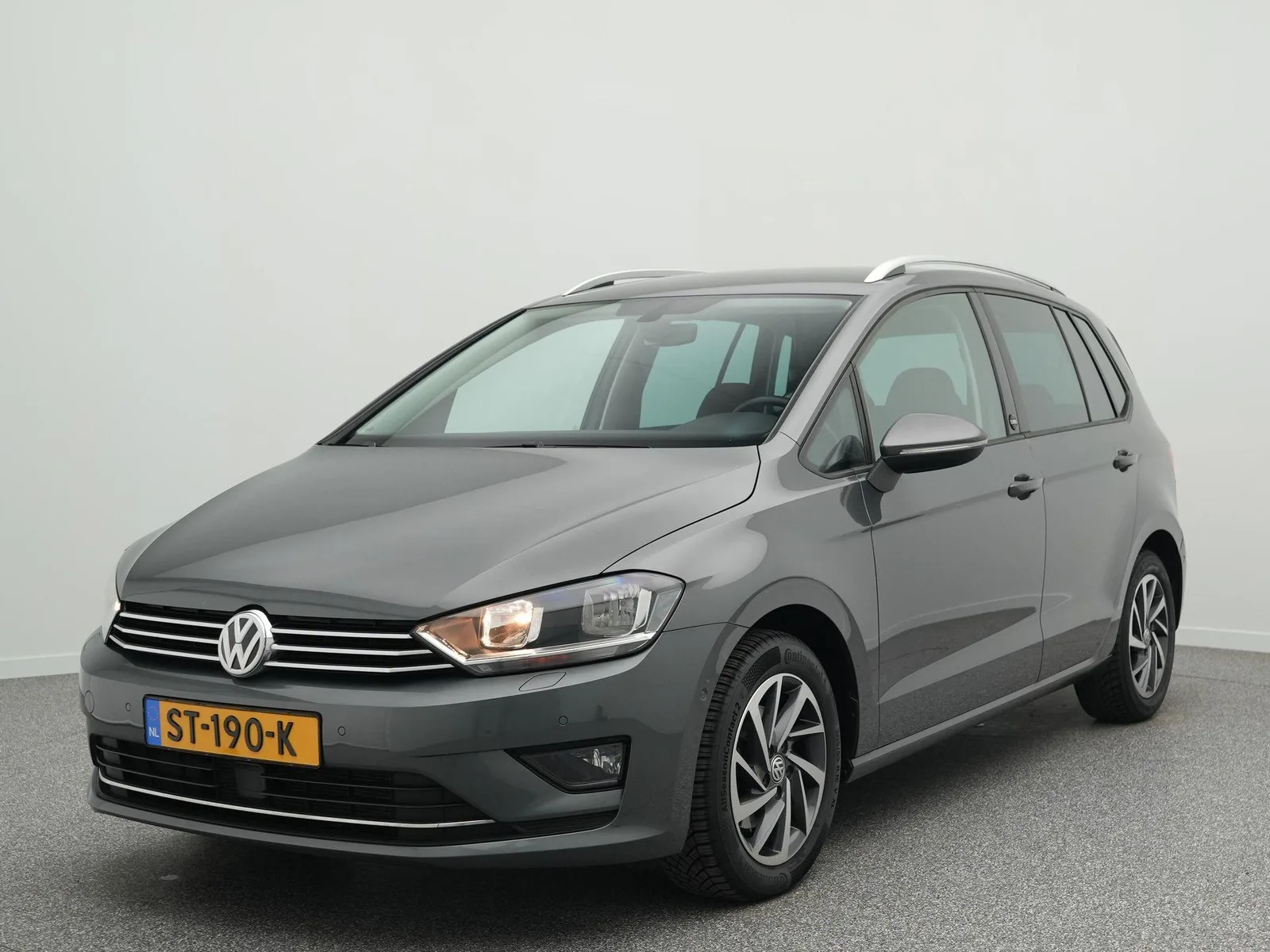Volkswagen Golf Sportsvan (2017) — foto 1