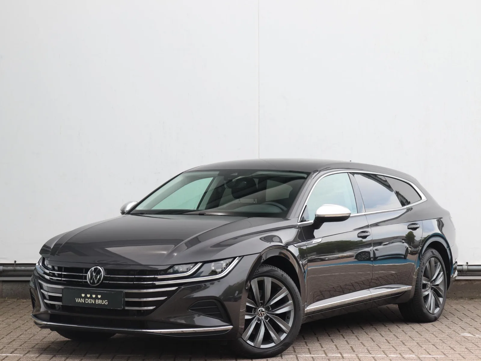 Volkswagen Arteon Shooting Brake (2022) — foto 1