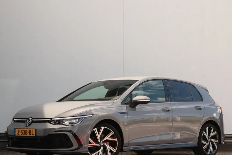 Volkswagen Golf (2024)