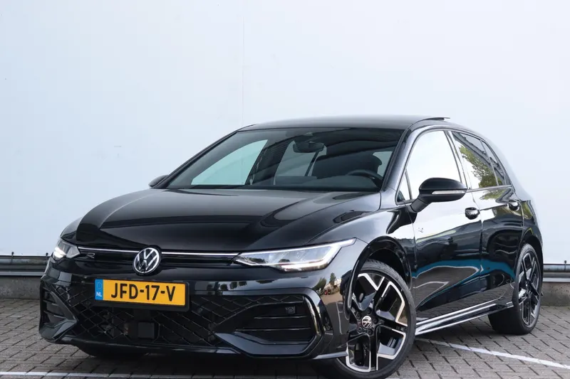 Volkswagen Golf (2024)