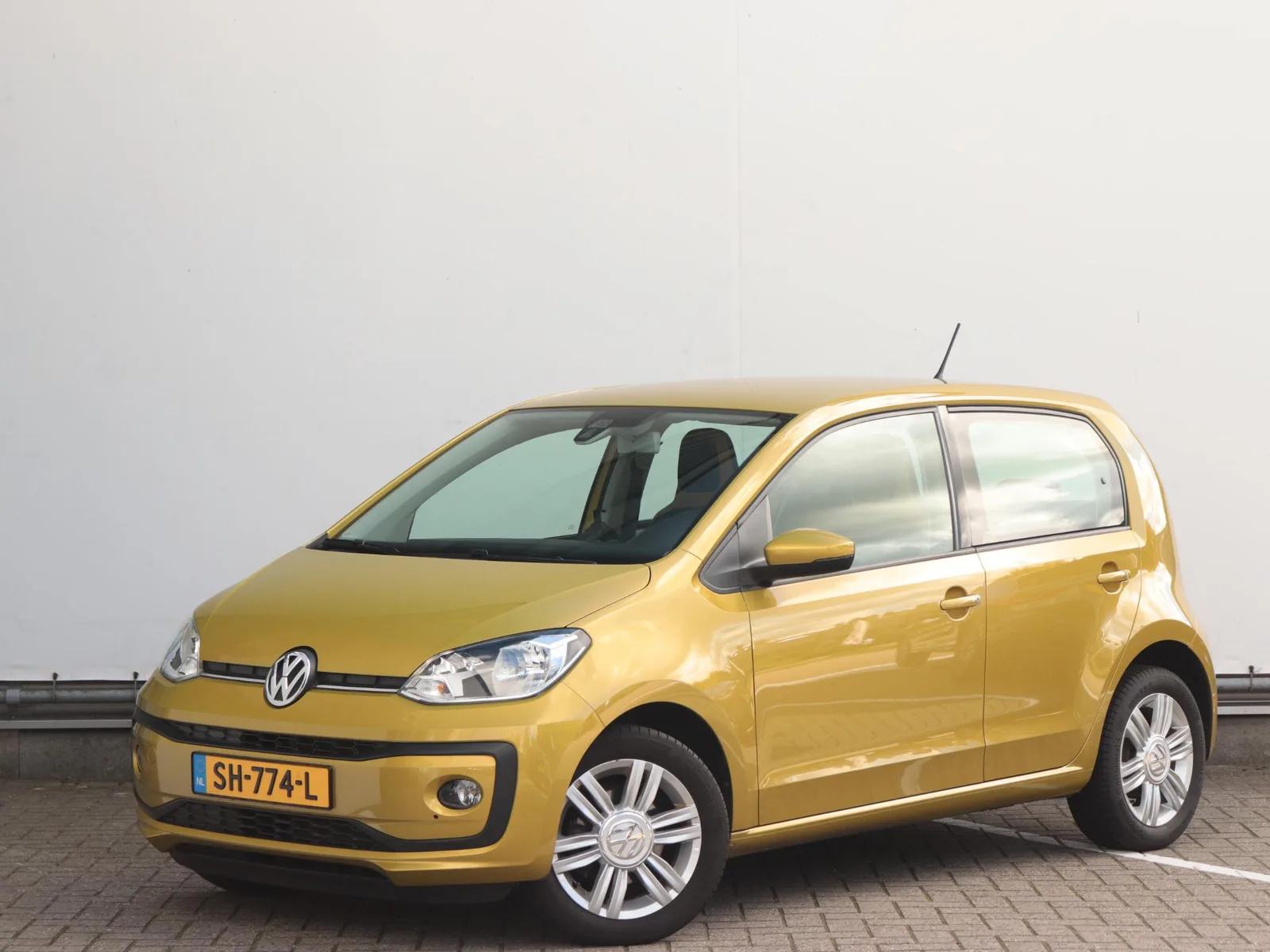 Volkswagen Up! (2018) — foto 1