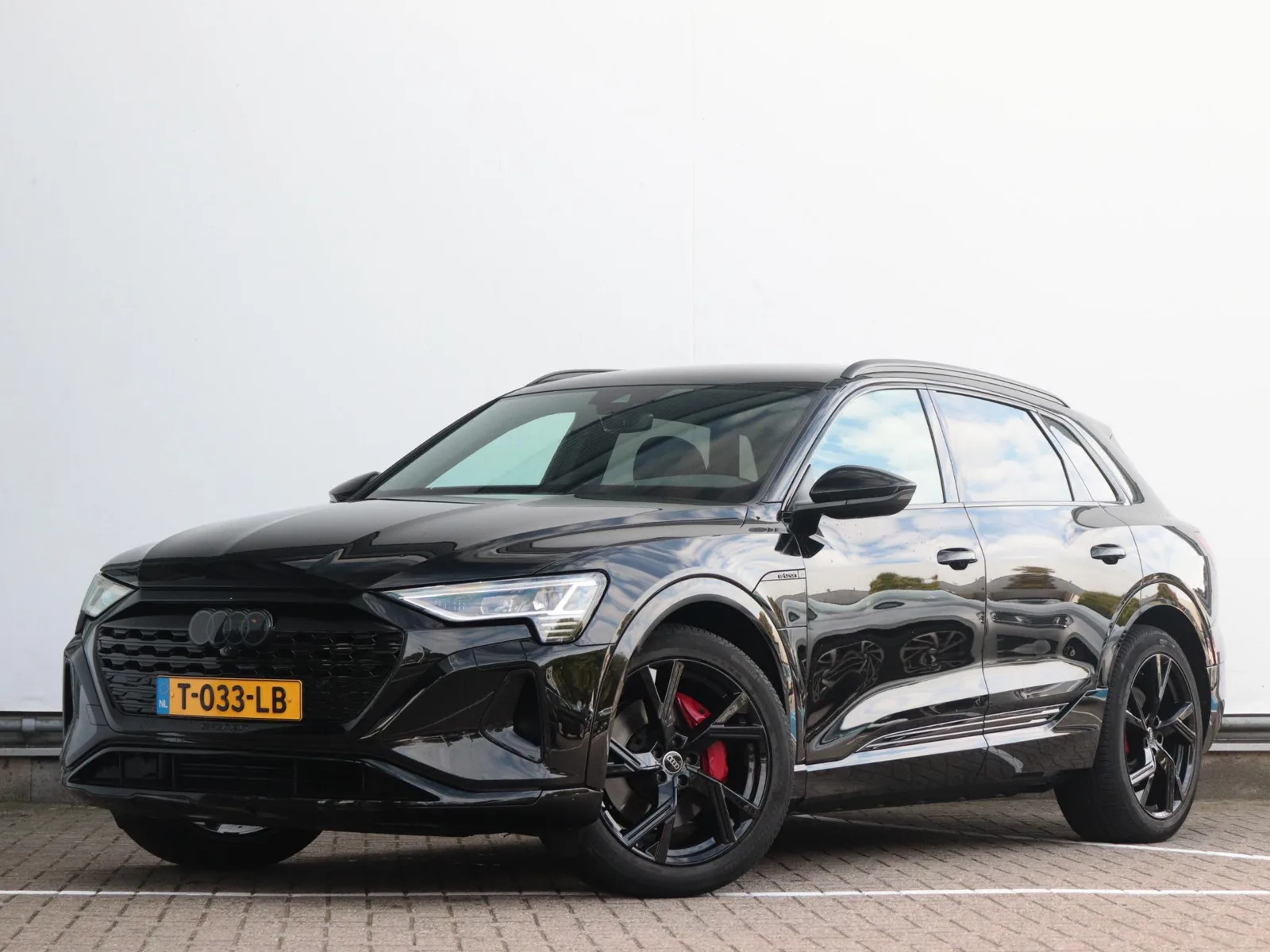 Audi Q8 e-tron (2023) — foto 1