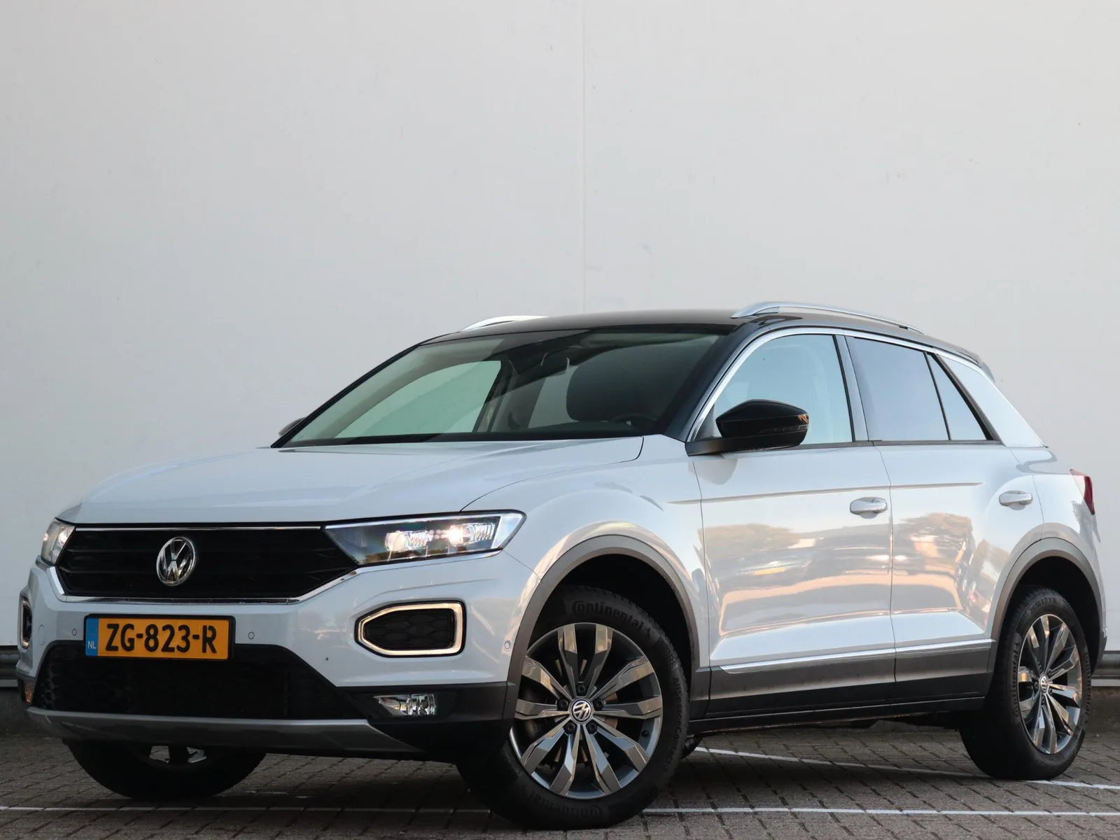 Volkswagen T-Roc (2019) — foto 1