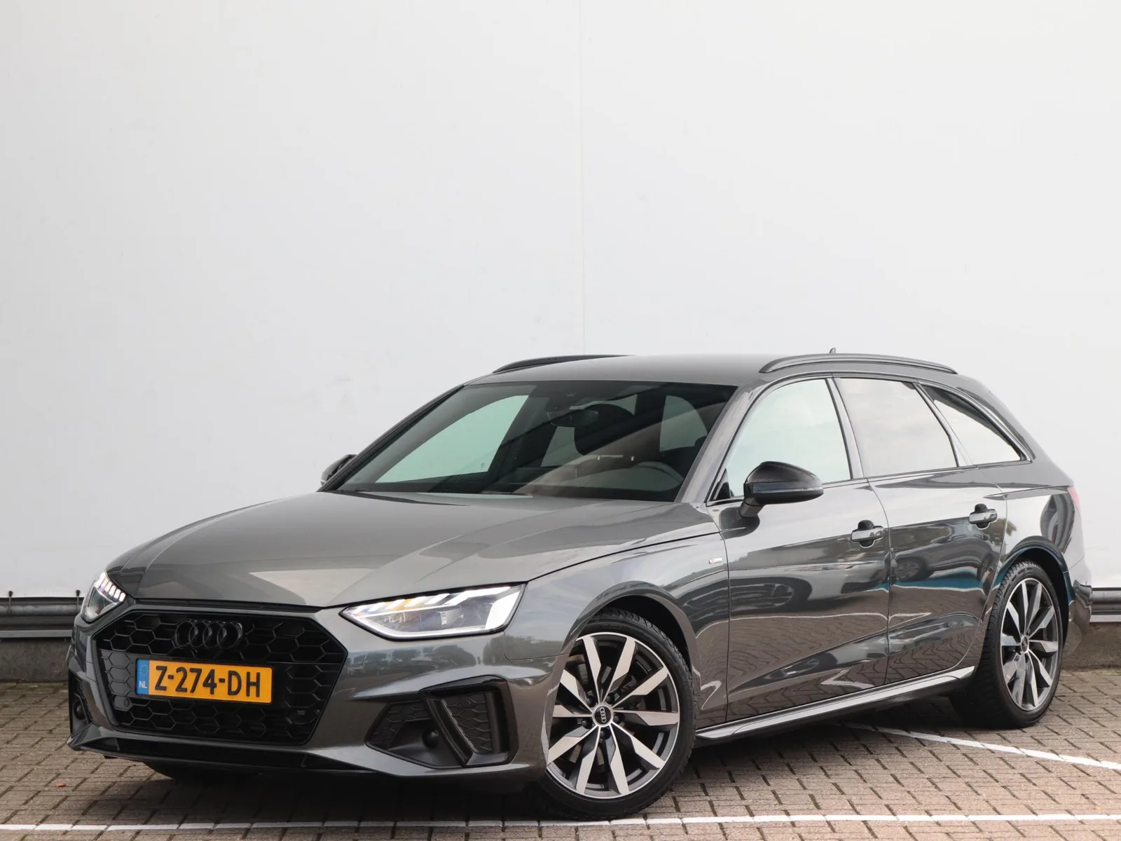Audi A4 (2024) — foto 1