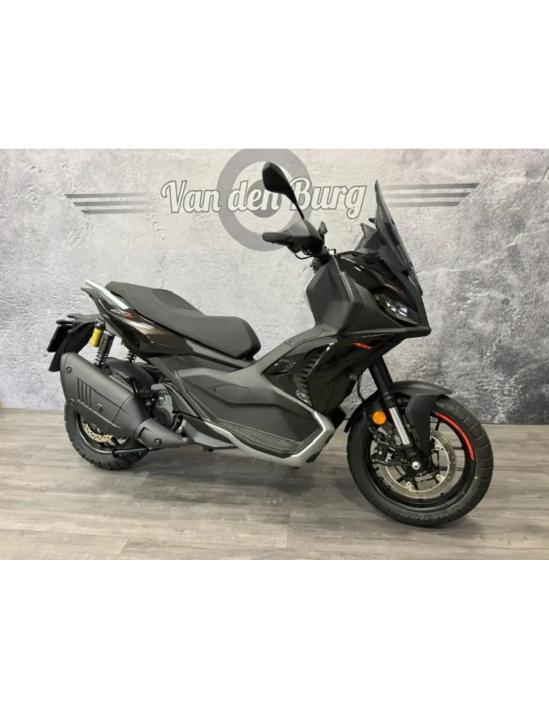 Aprilia SR GT 400 (2026) — foto 1