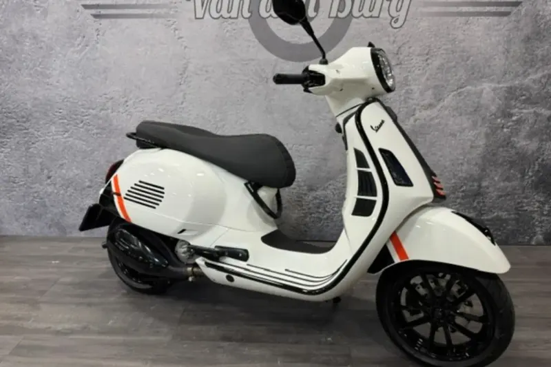 Vespa GTS 300 Super Sport (2024)