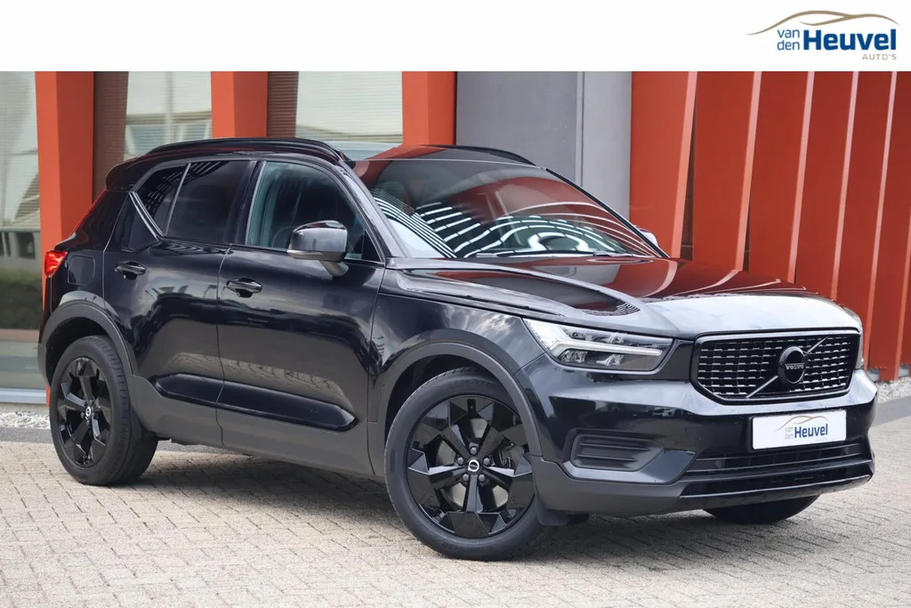 Volvo XC40 (2022) — foto 1