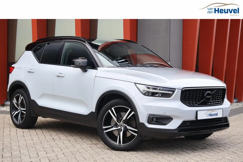 Volvo XC40 (2021) — foto 1