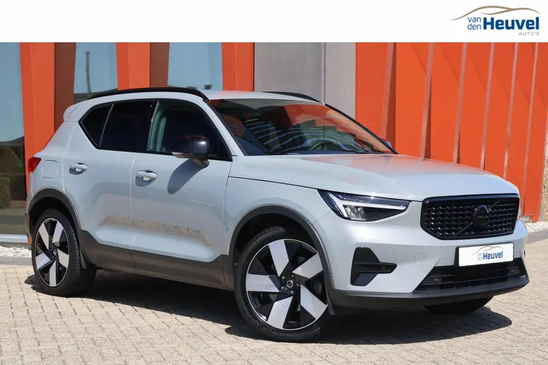 Volvo XC40 (2023)