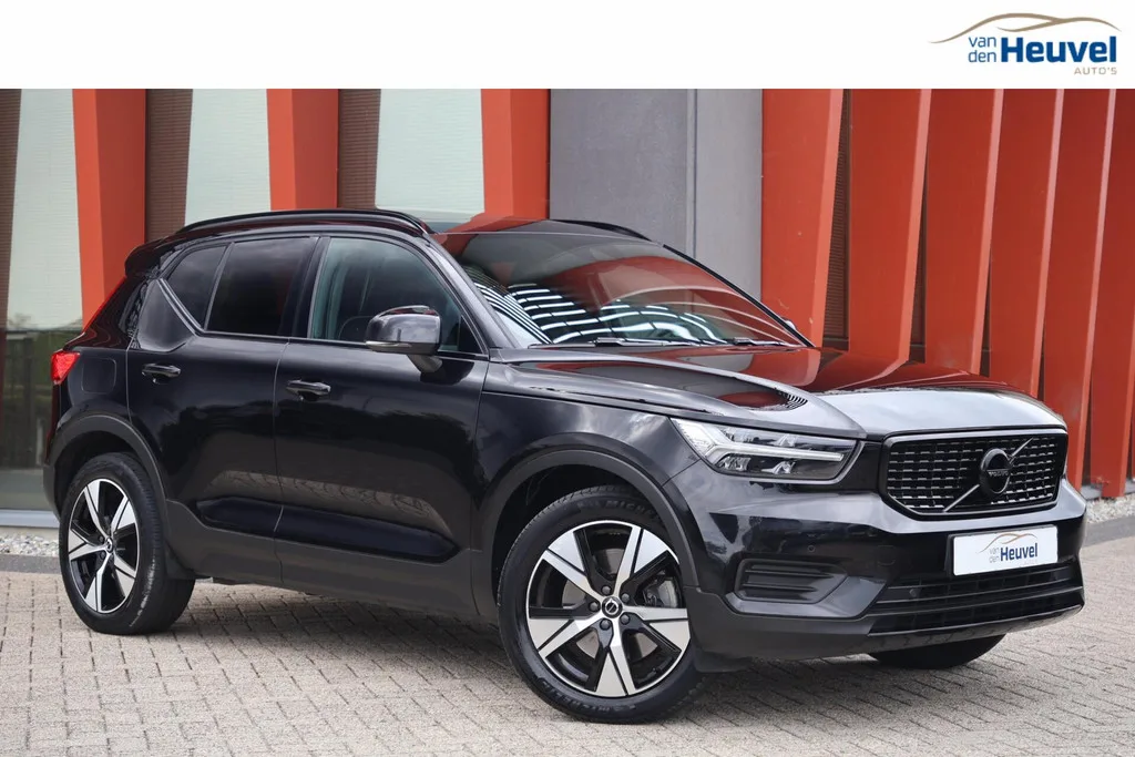 Volvo XC40 (2022) — foto 1