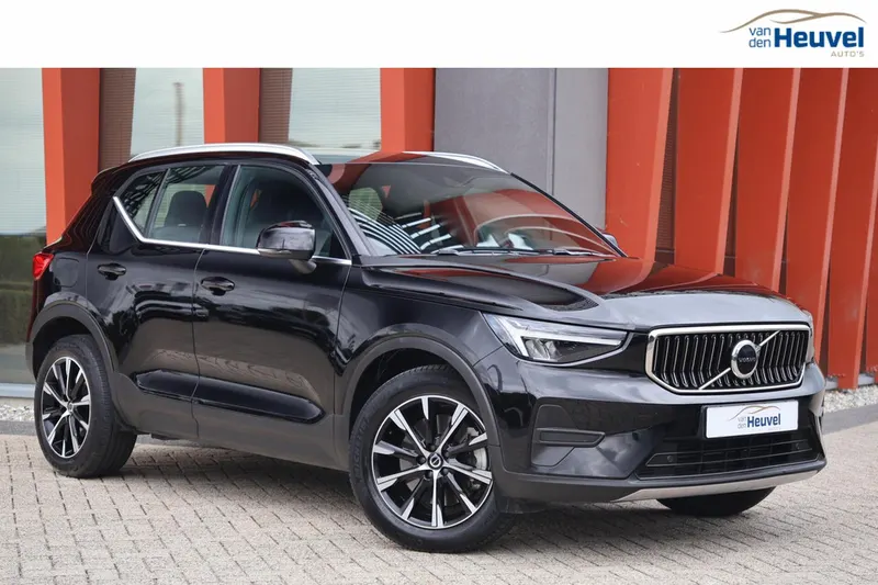 Volvo XC40 (2023)