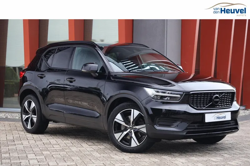 Volvo XC40 (2022)