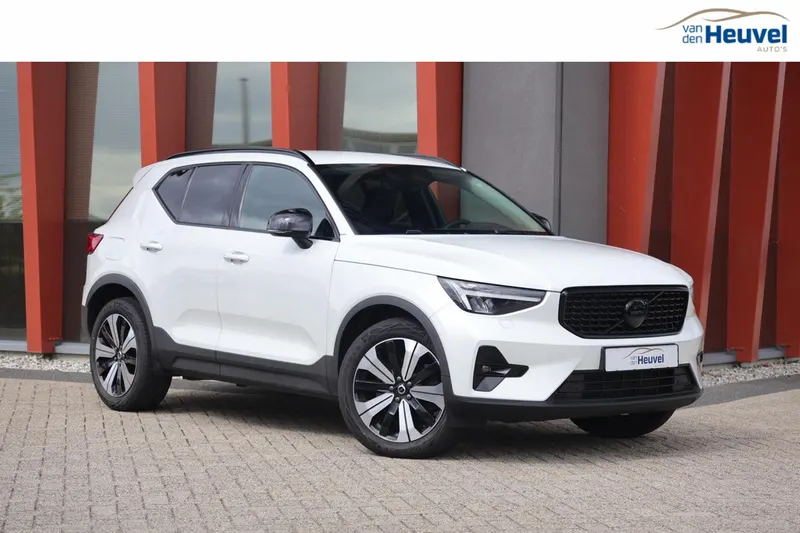 Volvo XC40 (2022)