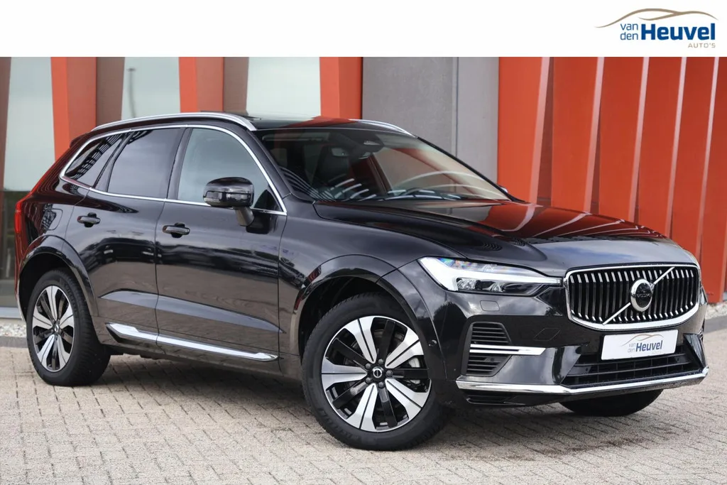 Volvo XC60 (2022) — foto 1