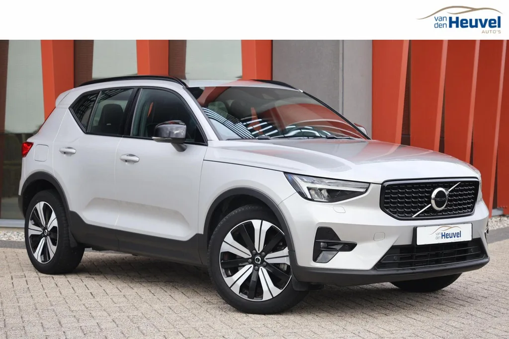 Volvo XC40 (2022) — foto 1