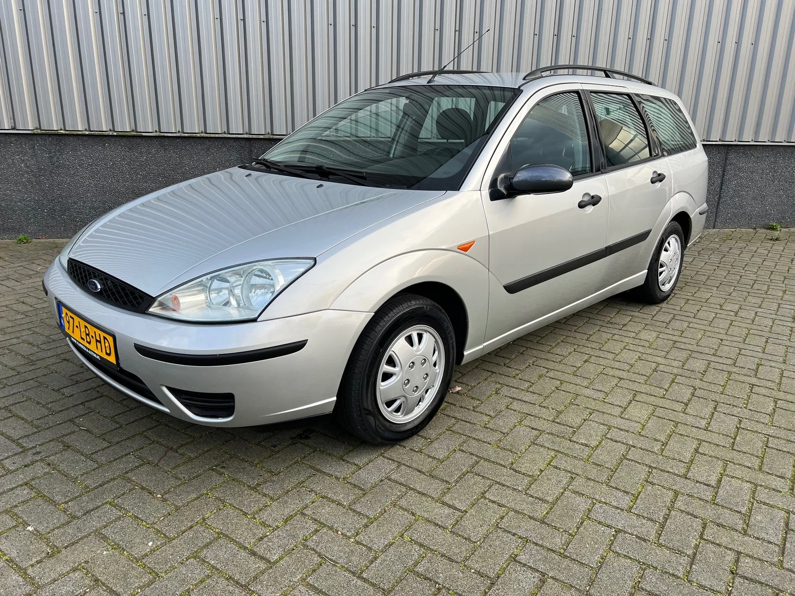 Ford Focus (2002) — foto 1