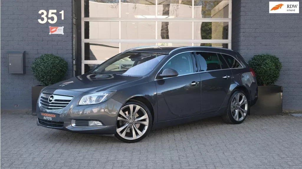 Opel Insignia (2009) — foto 1