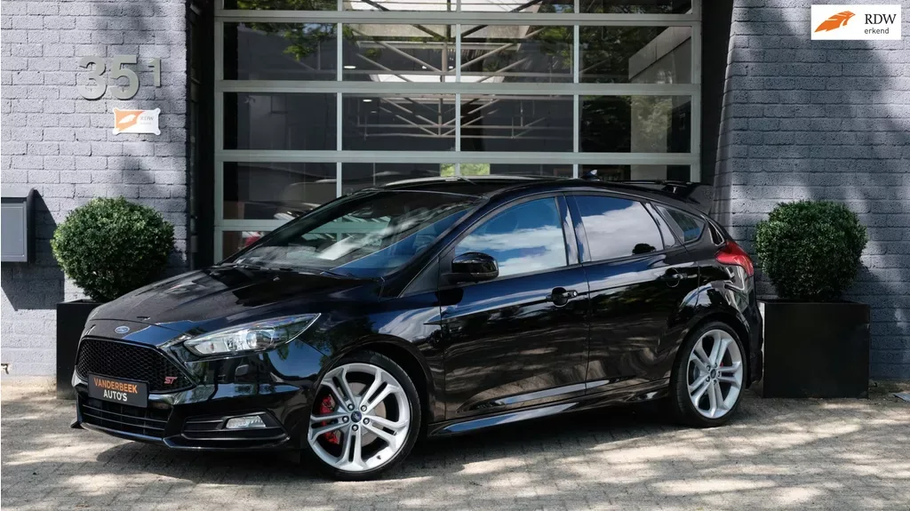 Ford Focus (2017) — foto 1