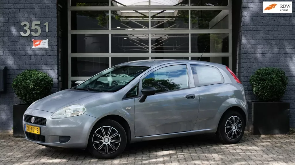 Fiat Grande Punto (2011) — foto 1