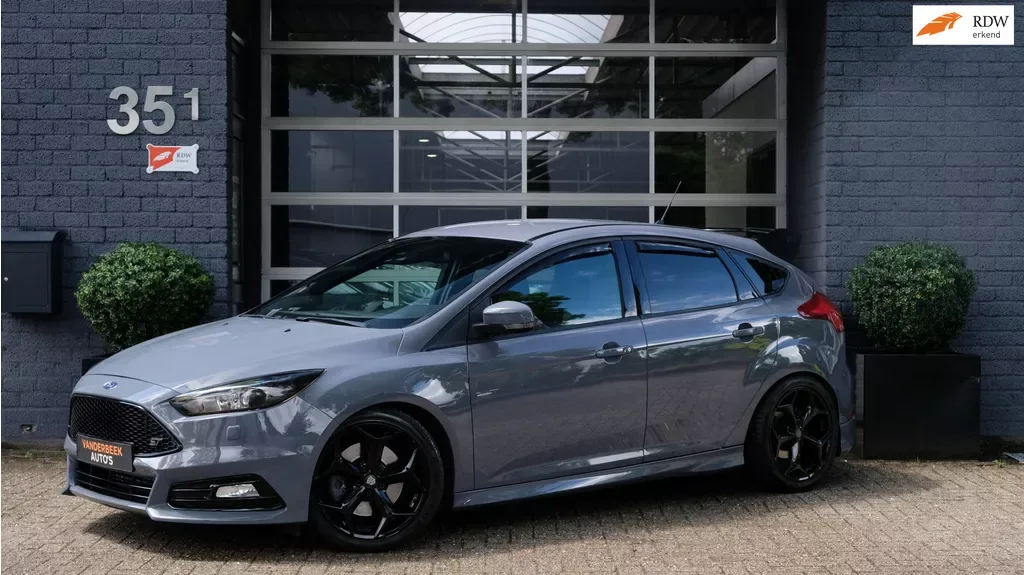 Ford Focus (2015) — foto 1