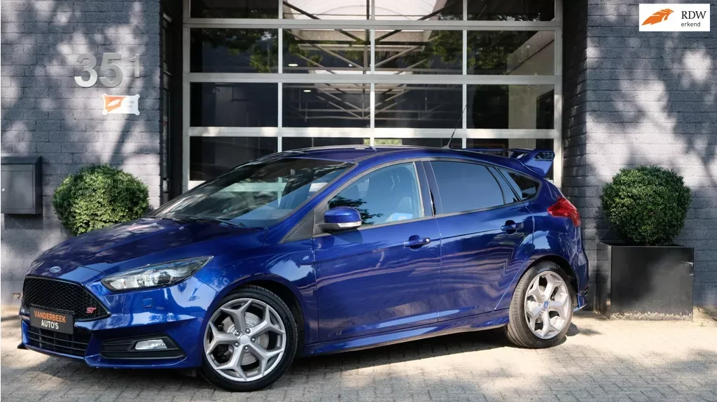 Ford Focus (2015) — foto 1