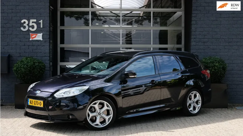 Ford Focus (2012) — foto 1